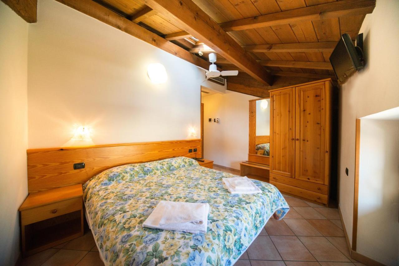 Albergo Al Platano Капріно-Веронезе Екстер'єр фото